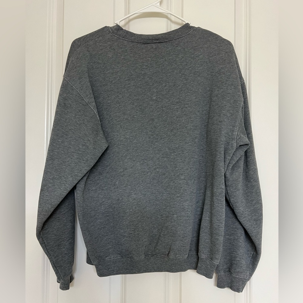SOLD Vintage Disney World Grey Embroidered Sweatshirt - size Small - Picture 3 of 12